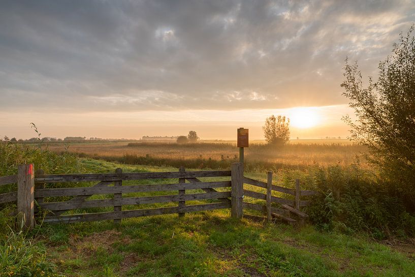 Polderlandschap Alblasserwaard bij zonsopkomst van Beeldbank Alblasserwaard