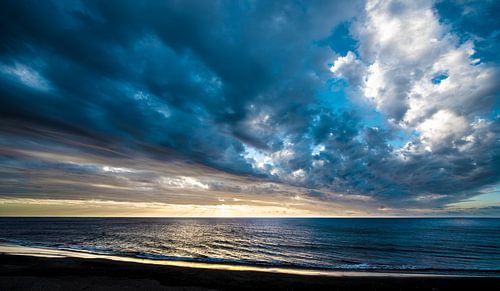 2452 End of November in Ostend van Adrien Hendrickx