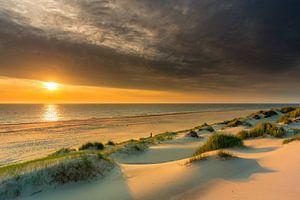 Texel Strand Paal 17 schöner Sonnenuntergang noch hoch