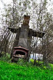 Fort près de Fighting - hangar à fourneaux extérieur avec stockage pour le fourneau derrière