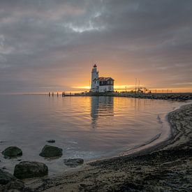 Lighthouse at sunrise by René van Leeuwen