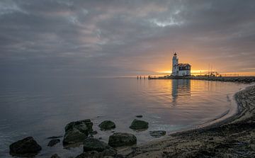 Lighthouse at sunrise by René van Leeuwen