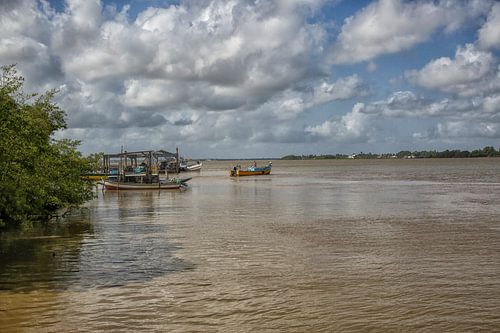 Boten op de Suriname rivier 
