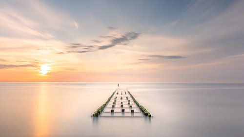 golfbreker zonsondergang