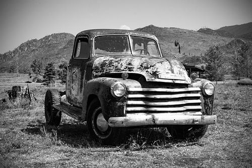 1951 Chevy pick-up in zwart/wit
