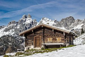 Die Löckenwaldhütte auf der Sulzenalm und die Bischofsmütze