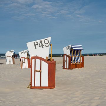Strandkörbe am Strand in Polen von Heiko Kueverling