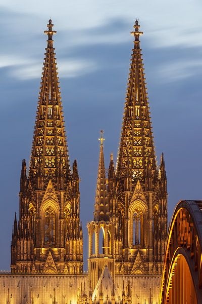 Die Seele Kölns im Abendlicht von Walter G. Allgöwer