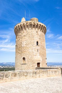 Toren van Kasteel Bellver, Mallorca | Reisfotografie van Kelsey van den Bosch