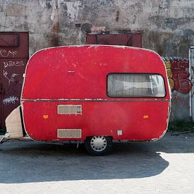 Rode caravan van Carla Broekhuizen