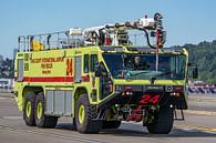 Oshkosh Striker brandweerwagen op Boeing Field. van Jaap van den Berg thumbnail