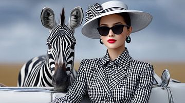 Surreales Fashion Porträt mit Zebra und grafischem Schwarzweiß Look von May
