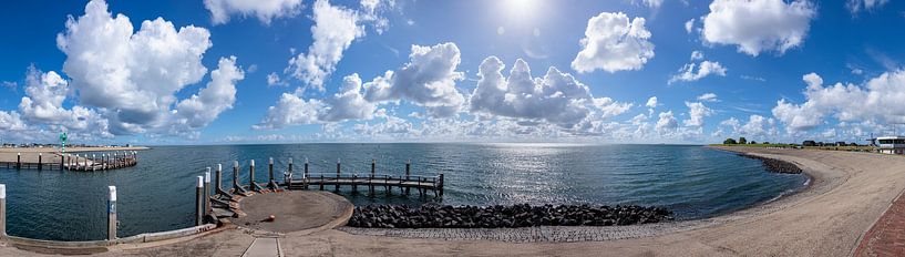 Old shield harbourhead panorama by Tjeerd Knier