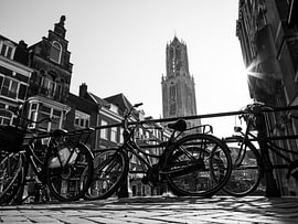 Fietsen Geparkeerd Tegen De Brug In Hartje Utrecht