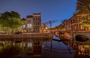 schiedam oude stad zuid holland blue hour avondfotografie van Marco van de Meeberg