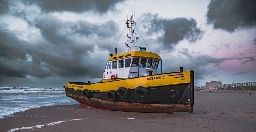 Zandvoort ship on the beach by Freddie de Roeck