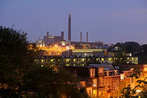 Zicht op warmtekrachtcentrales Nuon in Utrecht van Donker Utrecht