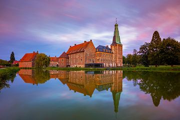 Schloss Raesfeld bei Sonnenuntergang, Deutschland von Adelheid Smitt