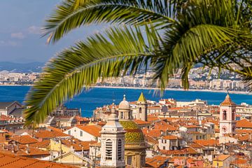 Oude stad van Nice aan de Côte d'Azur van Werner Dieterich