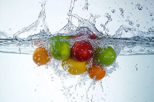 Vers fruit in helder water