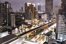 Bangkok in de avond von Mark de Kievith
