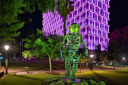 Het beeldhouwwerk 'Boonji Spaceman'