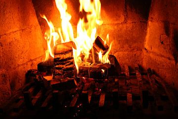 Burning fireplace by Shot it fotografie