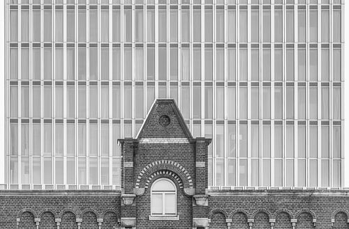 Het contrast van oud tegen nieuw in Rotterdam