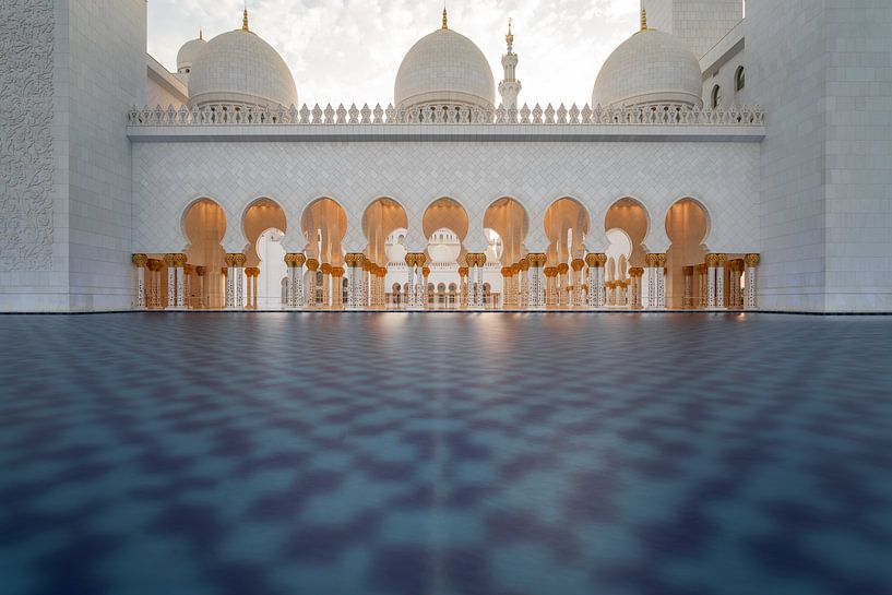 Sheikh Zayed Grand Mosque by Luc Buthker