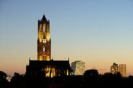 Stadsgezicht van Utrecht met Domtoren, Domkerk en stadskantoor van Donker Utrecht thumbnail