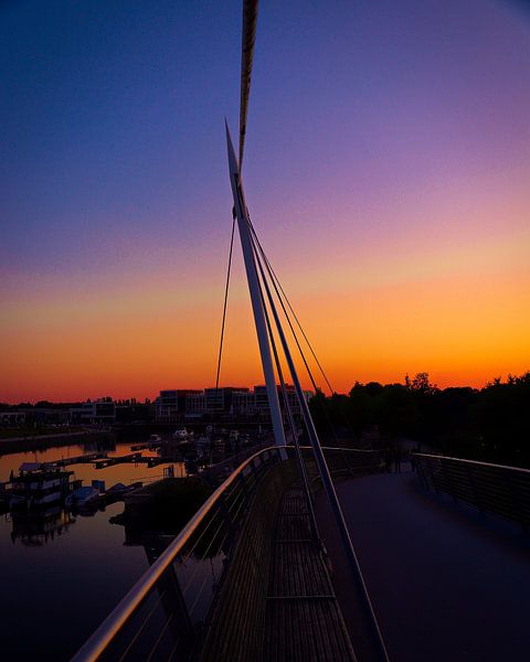 Zonsondergang op de brug van Chantal