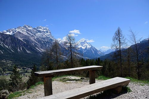 Uitzicht vanaf een uitkijkpunt bij Cortina