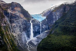 De pure magie van de Hanging Glacier Ventisquero Colgante