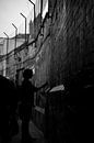 Eenzame Graffiti Artiest van Captured By Sven thumbnail