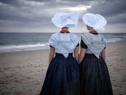 Frauen aus Walch am Strand