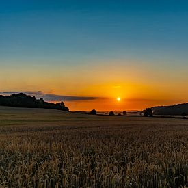 Zonsondergang boven Putbus op Rügen van GH Foto & Artdesign