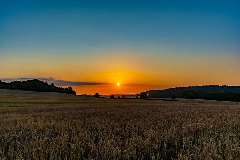Ein atemberaubender Sonnenuntergang über Putbus auf Rügen von GH Foto & Artdesign