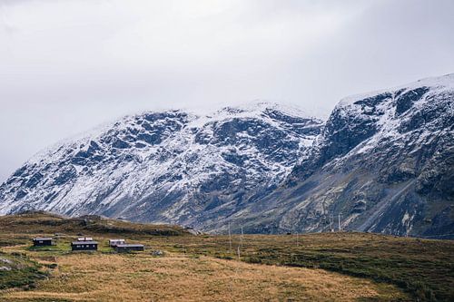 Bergen met sneeuw in Noorwegen, Scandinavië