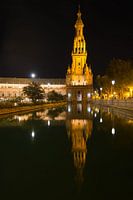 Toren op Spaans Plein in Sevilla bij nacht