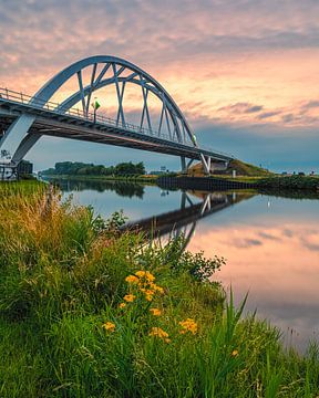 Zonsondergang bij de Walfridusbrug