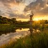 Coucher de soleil doré près du moulin De Juffer – calme et recueillement à Gasselternijveen sur KB Design & Photography (Karen Brouwer)
