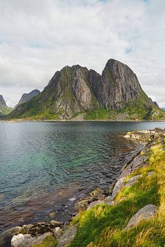 Norway's spectacular nature - mountains, fjords and lakes in impressive photography. by Miriam Schwarzfischer Fotografie