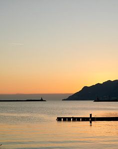 Blick aufs Meer mit Hafen Salerno Italien
