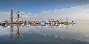 Blick auf den Hafen von Stavoren an der friesischen IJsselmeerküste.