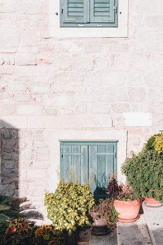 Zachte tinten en groene luiken