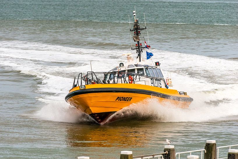 Pilots in Vlissingen by Harold  van Zandvoort