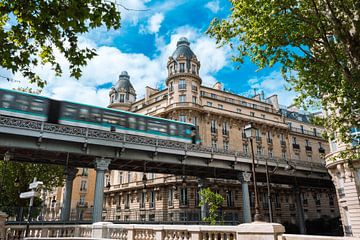 Metro Line 6 – Paris on the Move by Johan Savelkoul