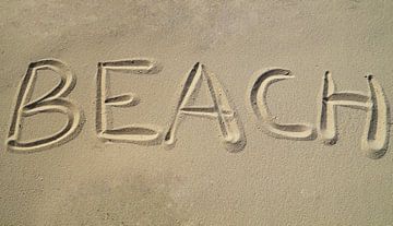 Beach geschreven op het strand van Anouk Noordhuizen