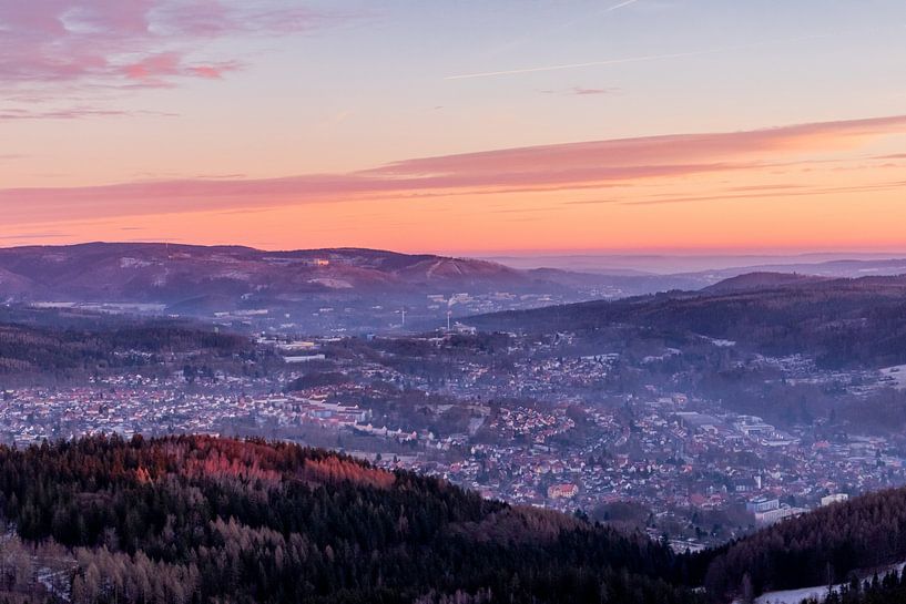 Korte wandeling bij zonsondergang naar de Ruppberg bij Zella-Mehlis - Thüringen - Duitsland van Oliver Hlavaty