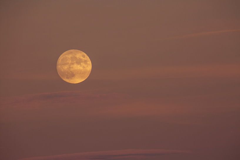 De volle maan in het Engadin boven de Flüela-pas in november van Martin Steiner